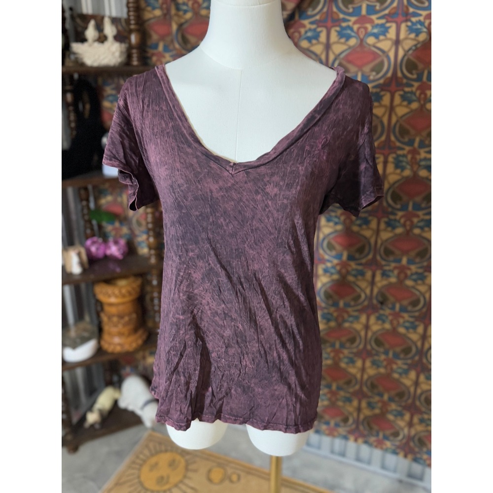 Southern‎ Thread Burgundy Mineral Wash Rhinestone Angel Wing Tee